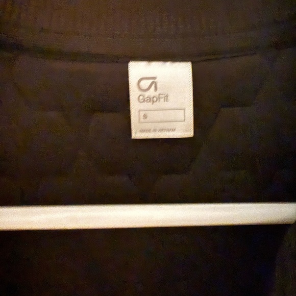 GAP Dark Quilted Jacket - Picture 3 of 4